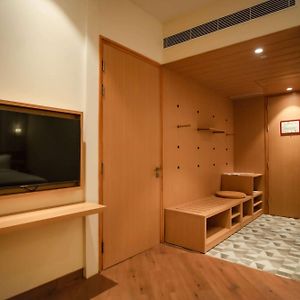 Standard Room Bathtub w or Grab Bars Mobility Accessible